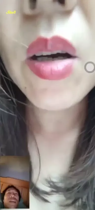 快手熟女阿姨穿丝袜的嫂子一对一裸聊